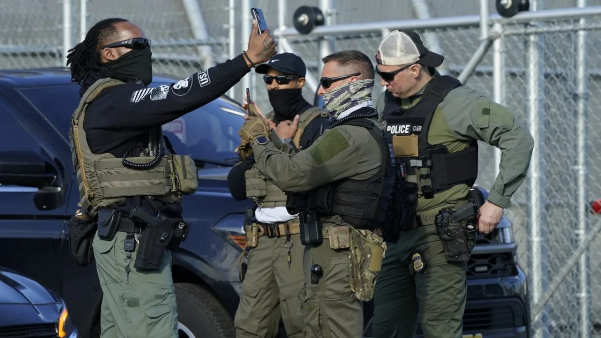 Microsoft enfrenta críticas por su asociación con ICE en medio de acusaciones de vigilancia masiva